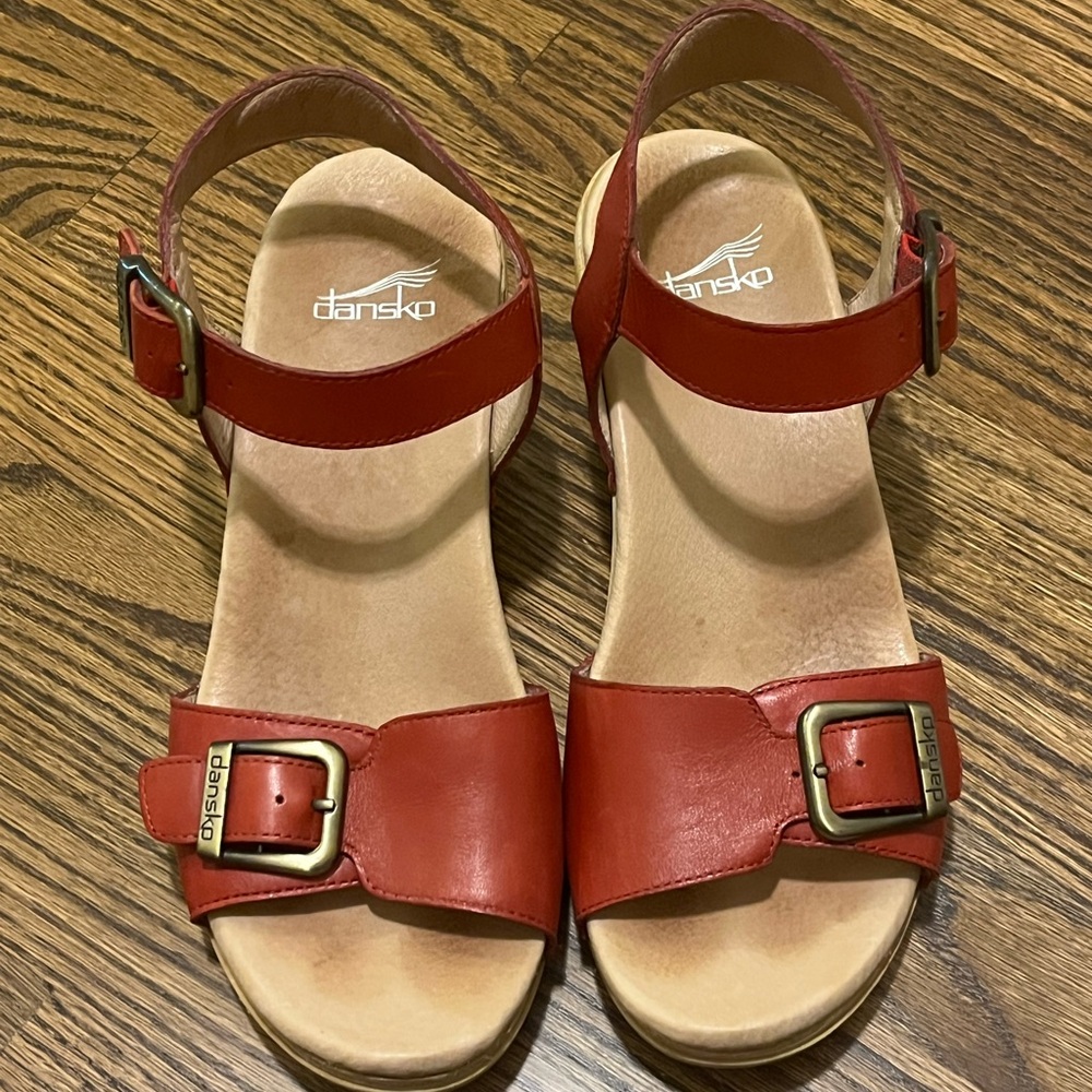 Dansko Matty red leather ankle strap sandals size 39 or 8/8.5